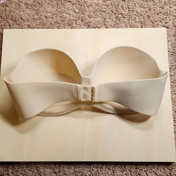 Felina 'Hint of Skin 6202' Underwire Strapless Bra NWOT - Picture 2 of 2